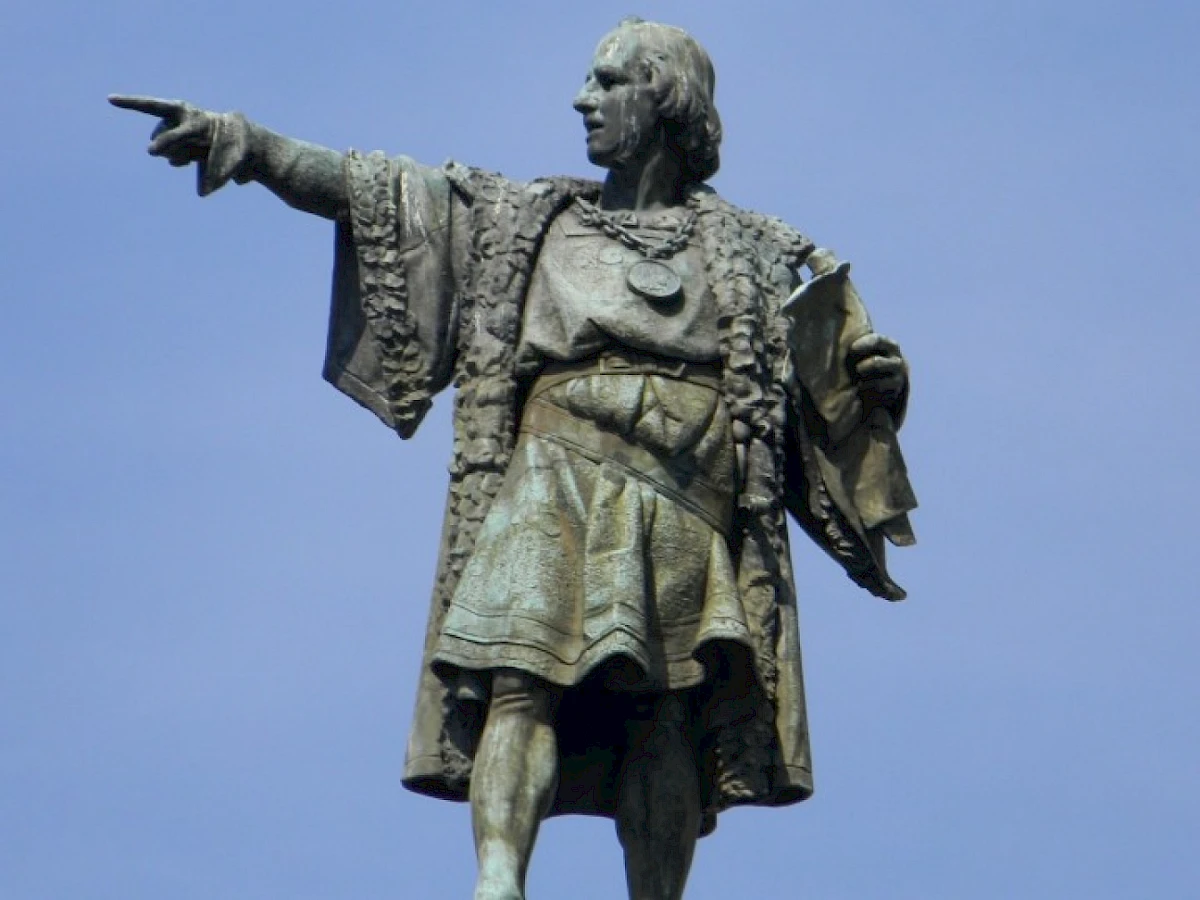 Jesus Carrillo 1 Detalle De La Estatua De Colón En Barcelona Laslovarga